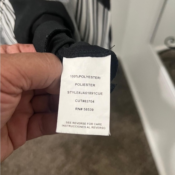 Speechless Black and White Sleeveless Midi Sundress - Picture 6 of 6